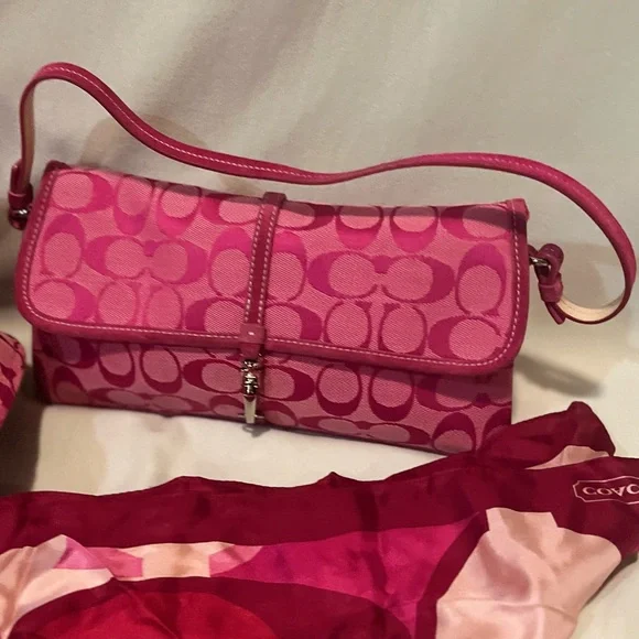 Vintage Coach Pink and Red Women's Purse, Hat and Scarf Set - Picture 4 of 4